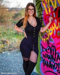 Leicht Perlig Aka Zartprickelnd Cute Girl With Glasses Onlyfans Nudes Page Of Fapdungeon