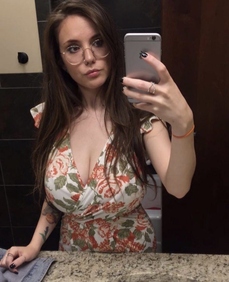 Laura Earnesty - Busty Curly Hair Girl Nudes - Page 5 of 7 - Fapdungeon