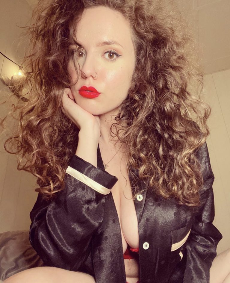 Laura Earnesty Busty Curly Hair Girl Nudes Fapdungeon