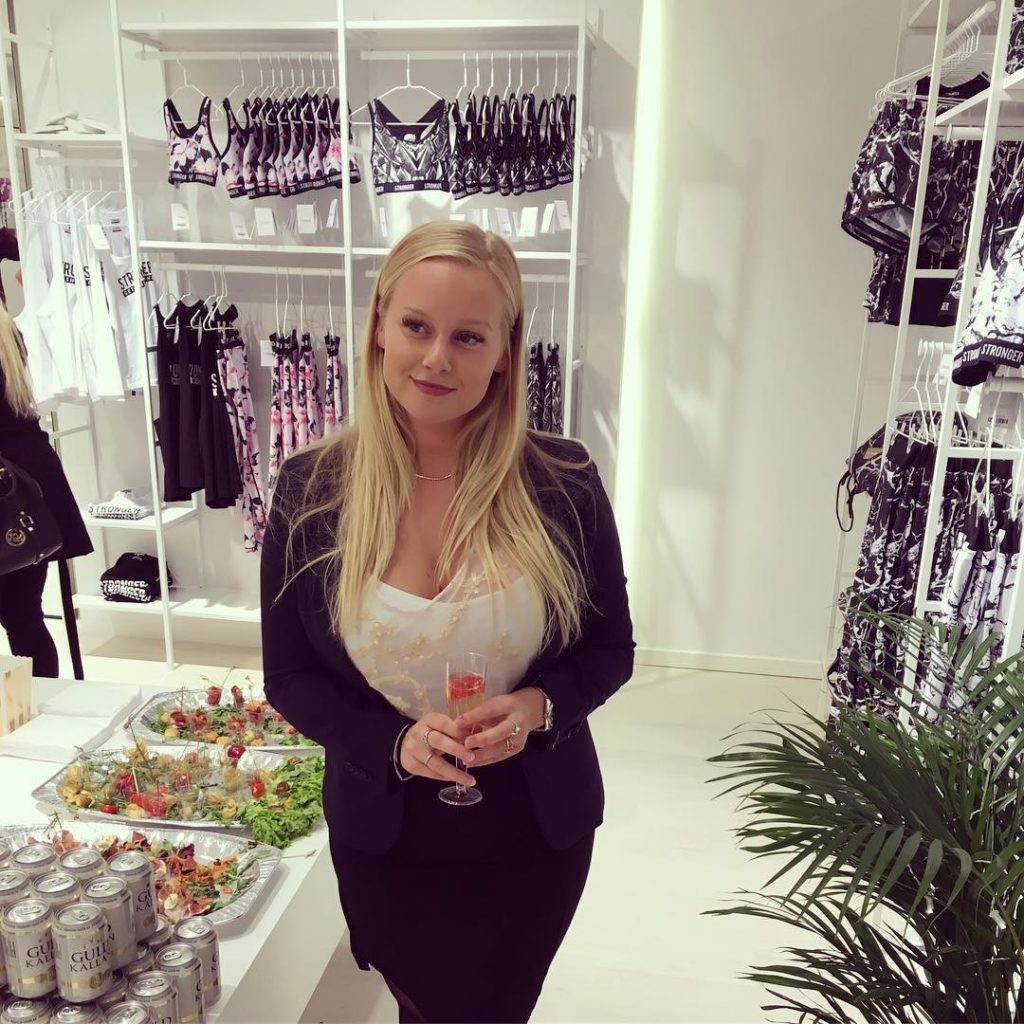 Elin Hakanson Busty blond Page 2 of 6 Fapdungeon