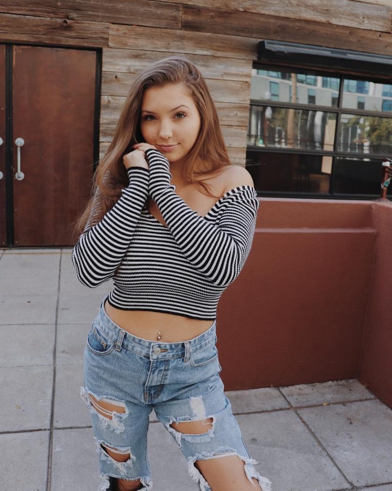 Natural Busty Teen Solo