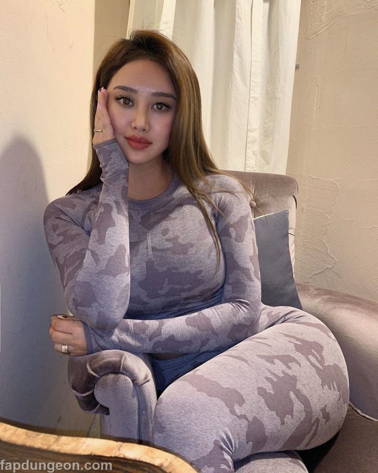 R0s8y_ - Busty Thick Korean - Page 3 of 3 - Fapdungeon