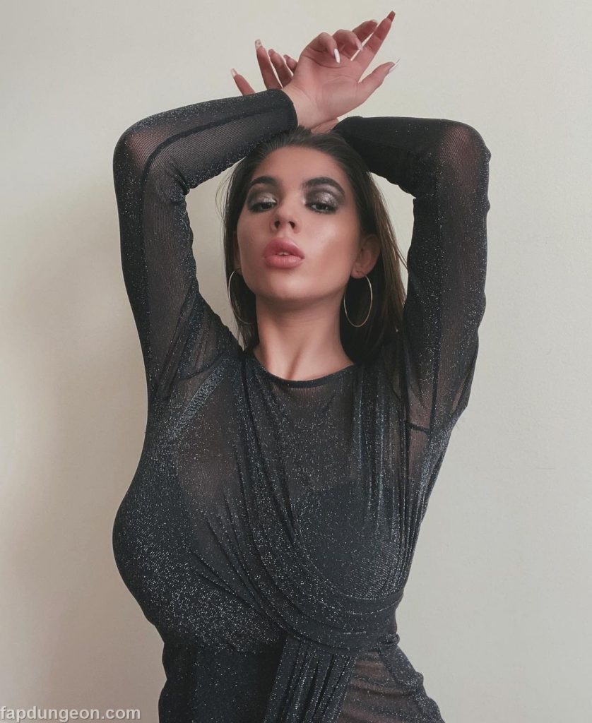 Annaartsv - Big Boobs Brunette - Page 2 of 2 - Fapdungeon