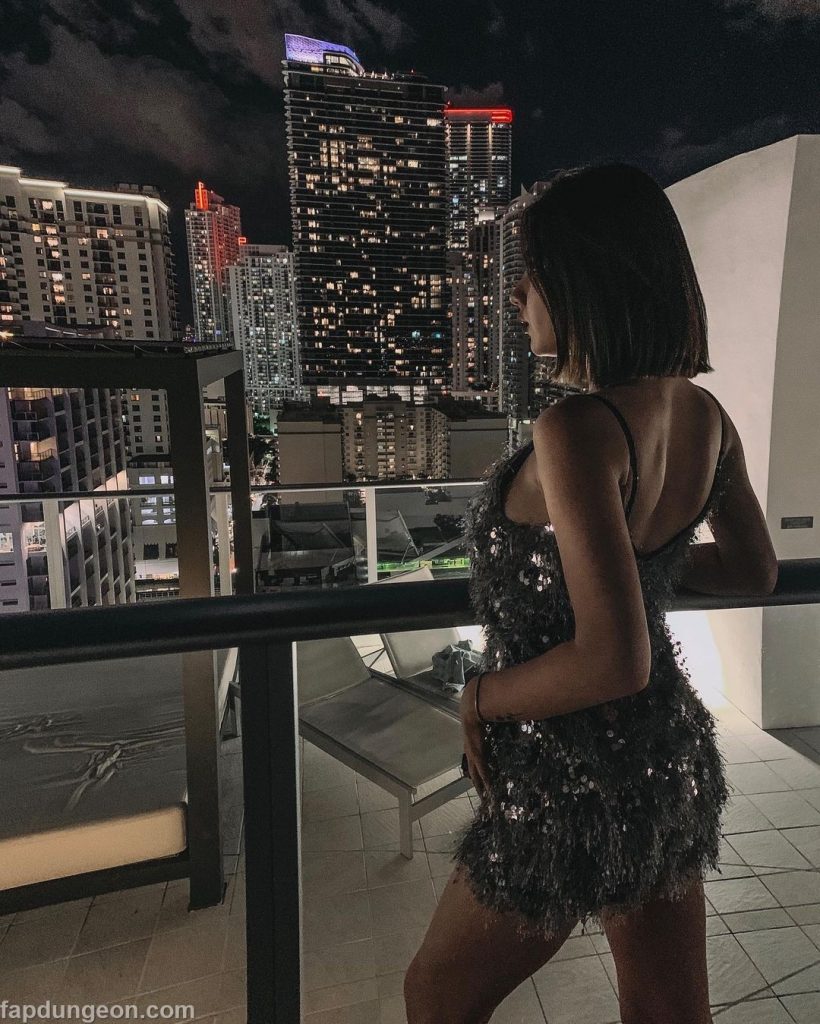 Annaartsv - Big Boobs Brunette - Page 2 of 2 - Fapdungeon