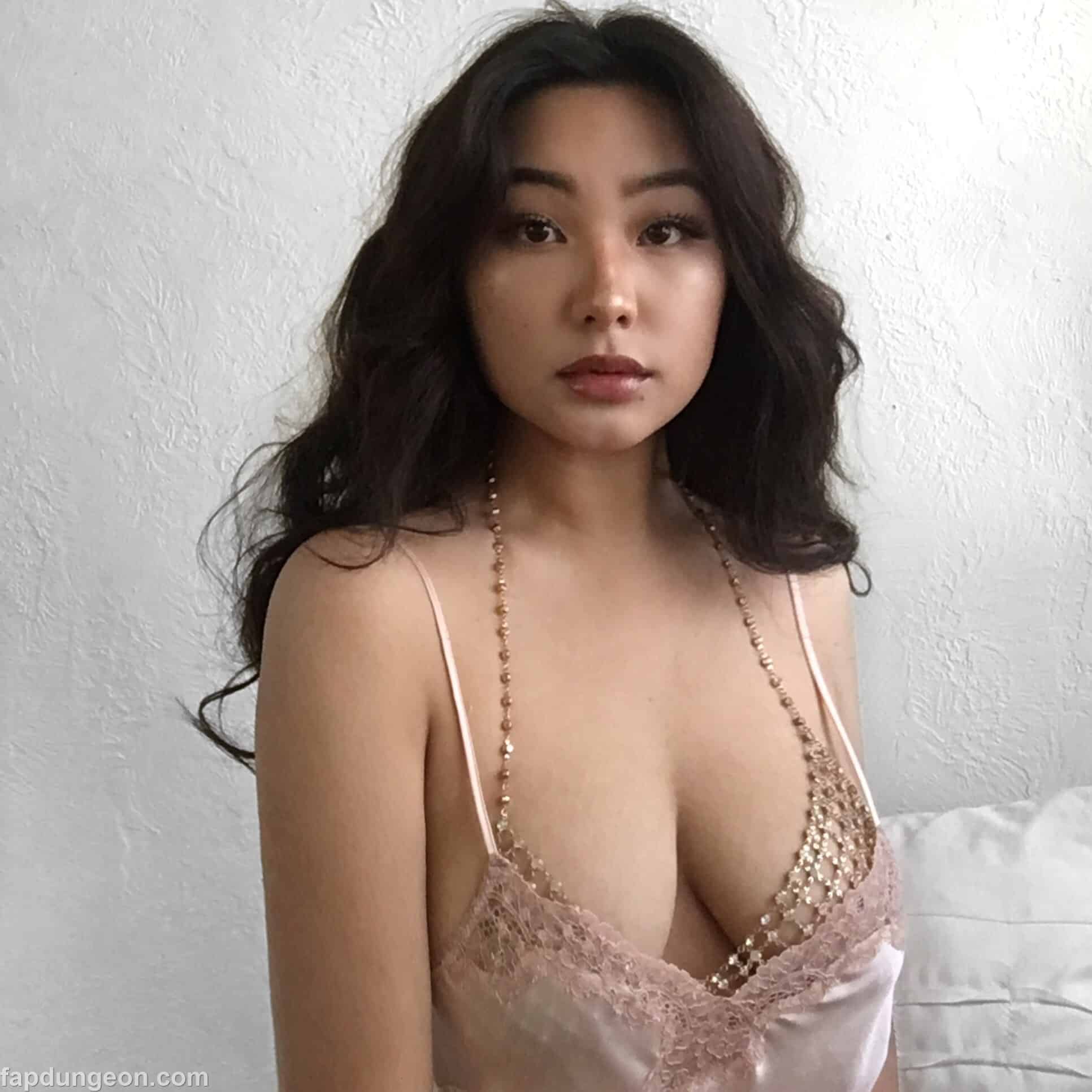 Nathaliewrth nude asian model