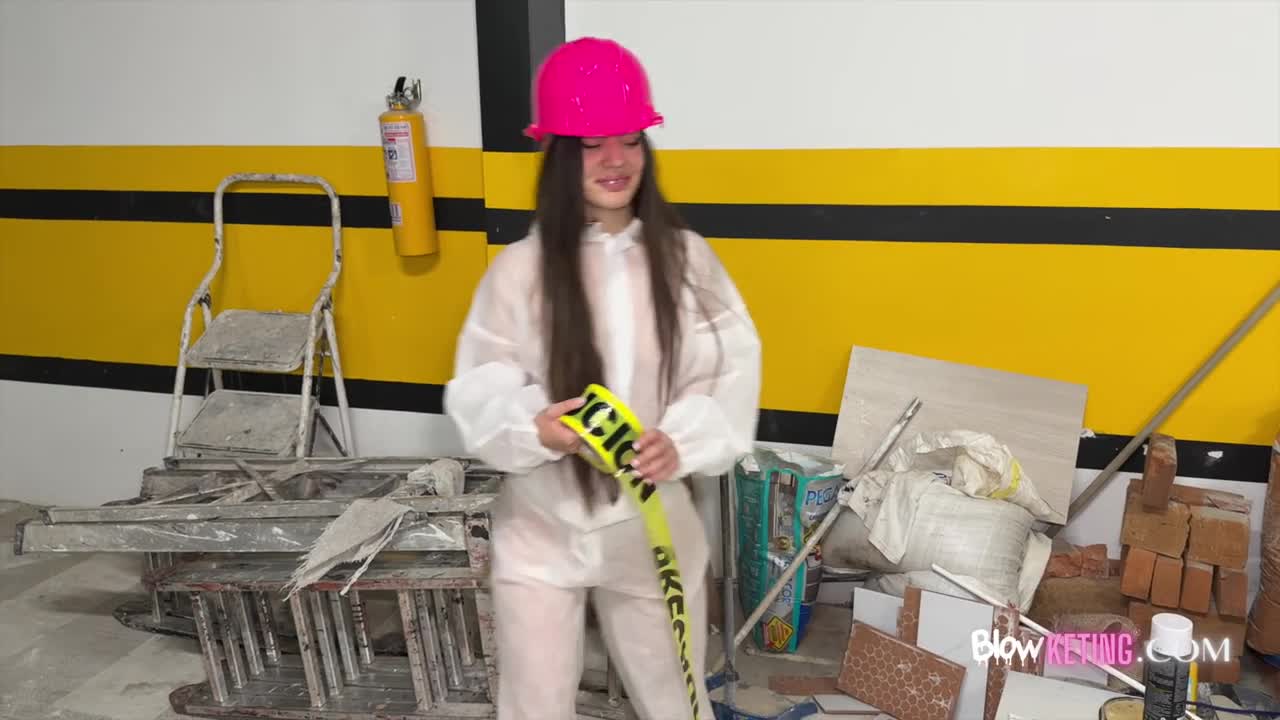Lauumiau Worker Convinced To Fuck