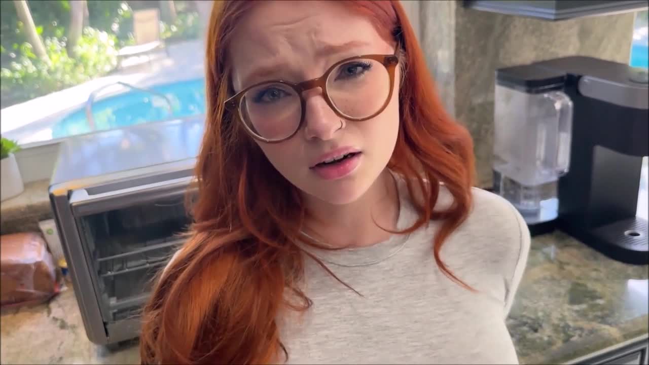 Naomihh666 Gets Slammed By Her Step Dad