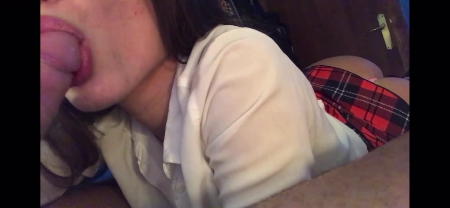 Hailey Queen Sucks A Big Juicy Cock