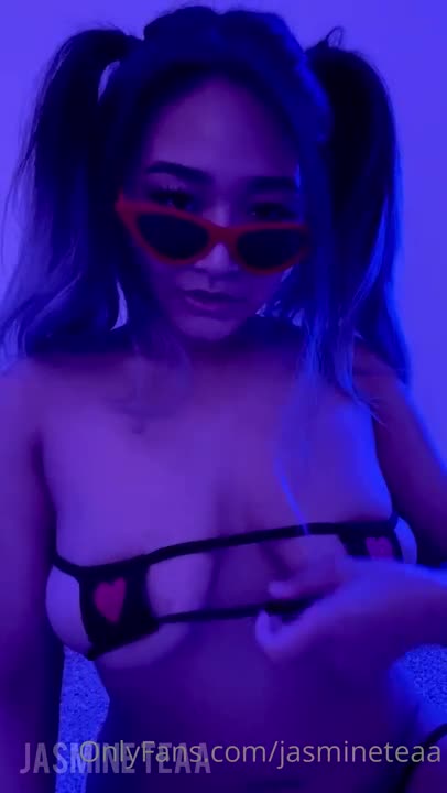 Jasmine Teaa Gives Her Dildo A Nice Titty Fucking