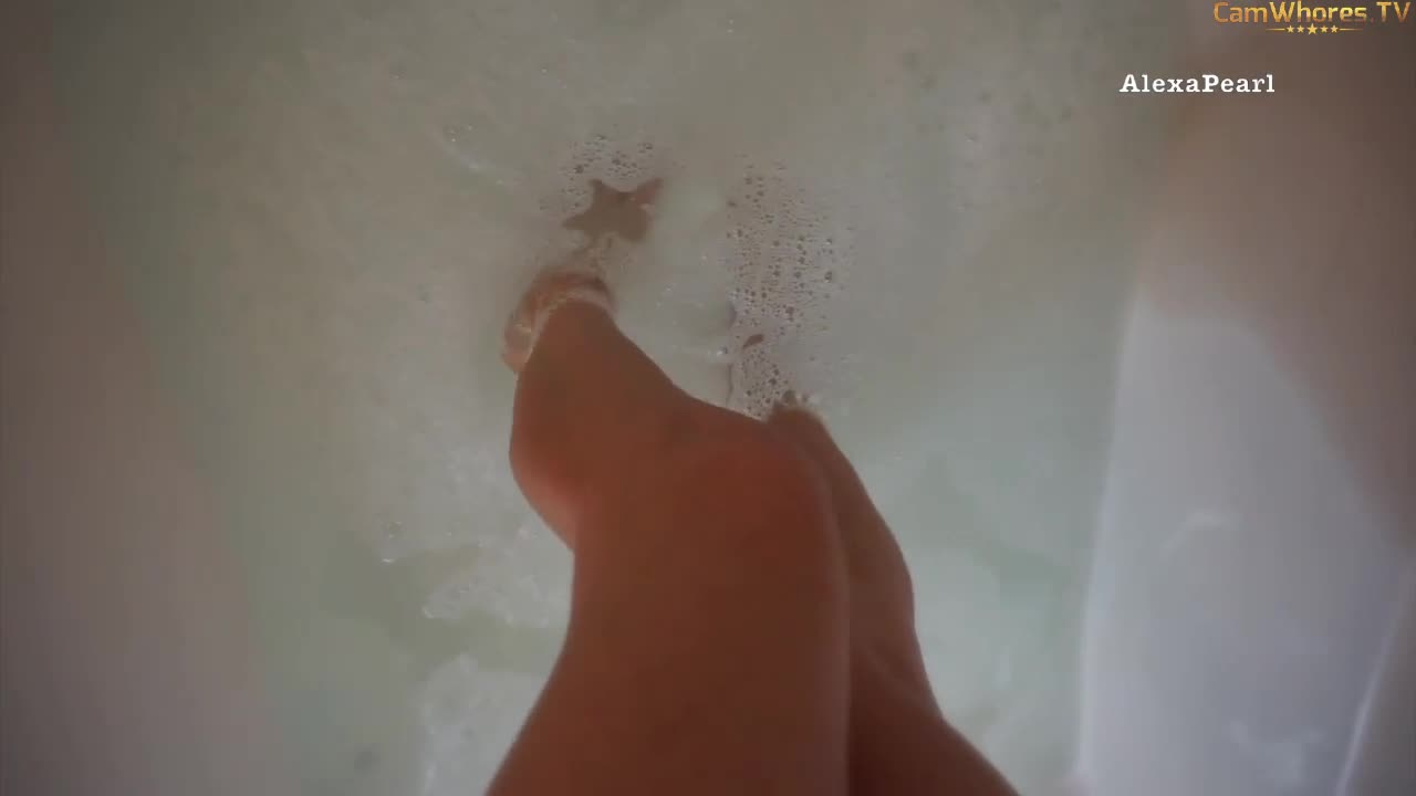 Alexa Pearl Fucking A Black Dildo In Bathtub