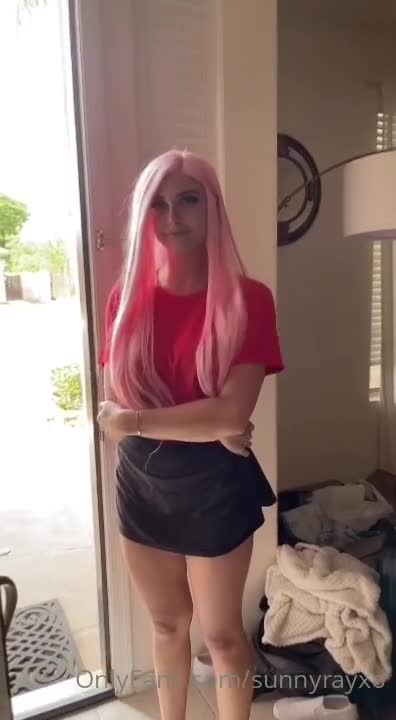 Clumsy Delivery Girl Sunny Ray Gets Her Face Fucked